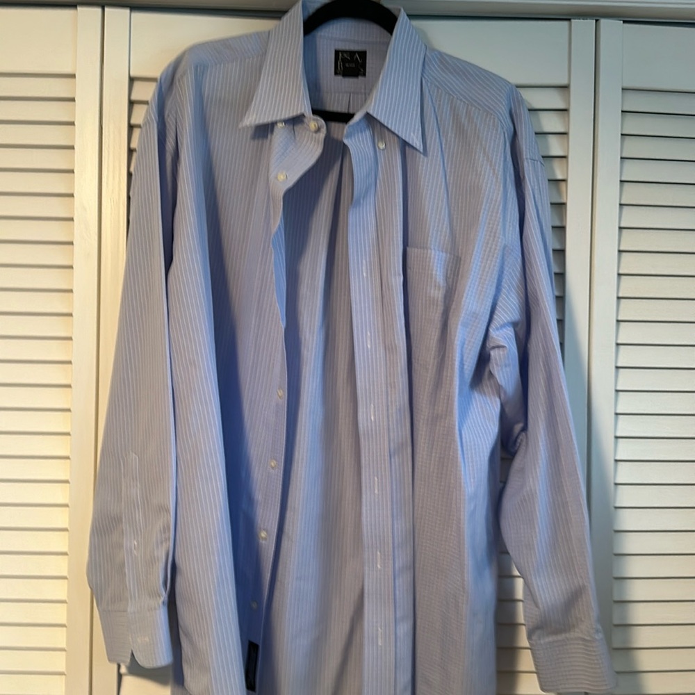 Jos A Banks Men’s button down dress shirt